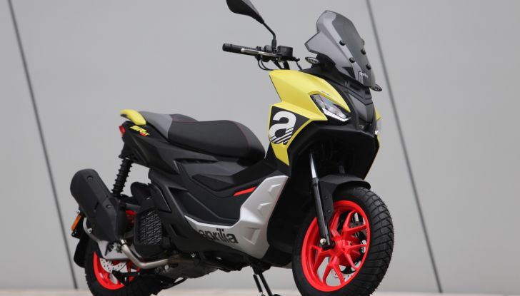Aprilia SR GT: la Casa di Noale toglie i veli al suo primo scooter “urban adventure” - Foto 3 di 18