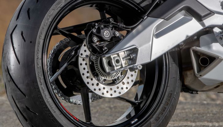 Aprilia Tuono 660: la Factory da 100 CV è più cattiva che mai! - Foto 11 di 13