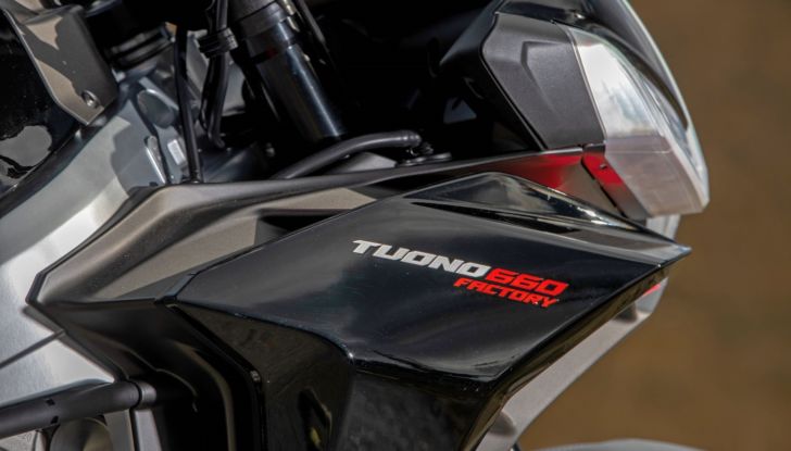 Aprilia Tuono 660: la Factory da 100 CV è più cattiva che mai! - Foto 8 di 13