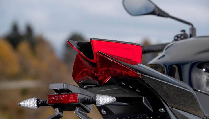 Aprilia Tuono 660: la Factory da 100 CV è più cattiva che mai! - Foto 9 di 13