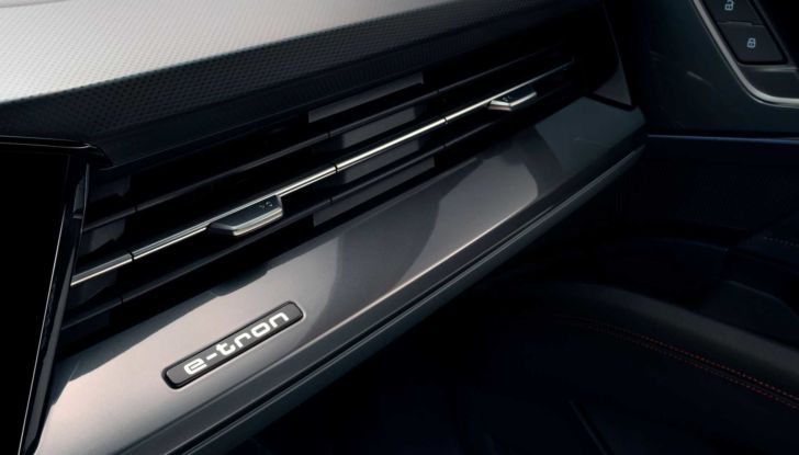 Audi Q5 e-tron: il nuovo SUV elettrico dei Quattro Anelli - Foto 14 di 17