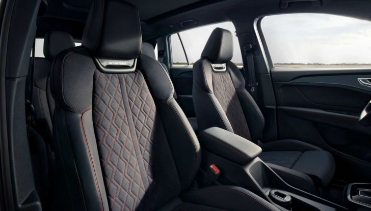 Audi Q5 e-tron: il nuovo SUV elettrico dei Quattro Anelli - Foto 16 di 17