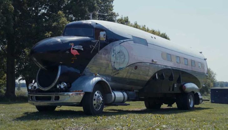 Quando l’aeronautica incontra il mondo auto: ecco il camper che “mette le ali”! - Foto 3 di 4