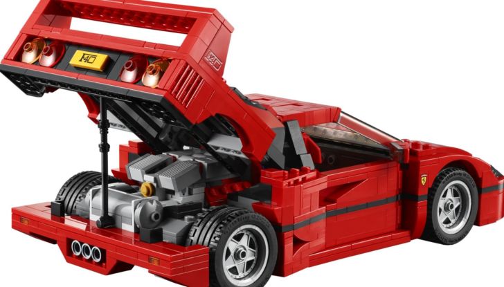 A Legoland in California arriva la Ferrari F40 in formato mattoncino! - Foto 12 di 15