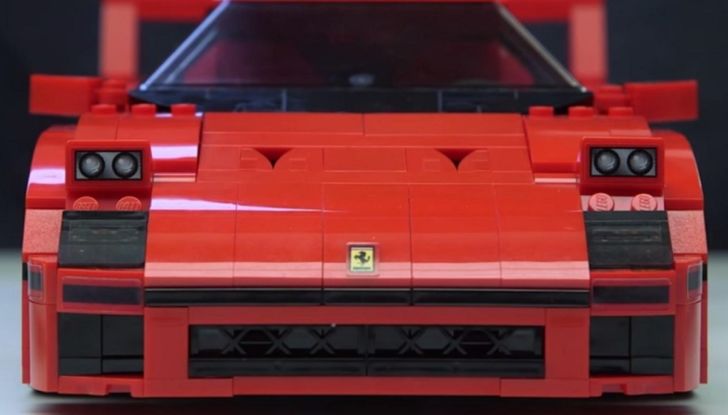 A Legoland in California arriva la Ferrari F40 in formato mattoncino! - Foto 6 di 15