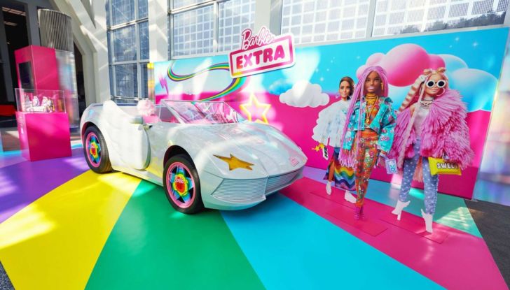 L’auto di Barbie a grandezza naturale… è una Fiat 500 elettrica! - Foto 1 di 11