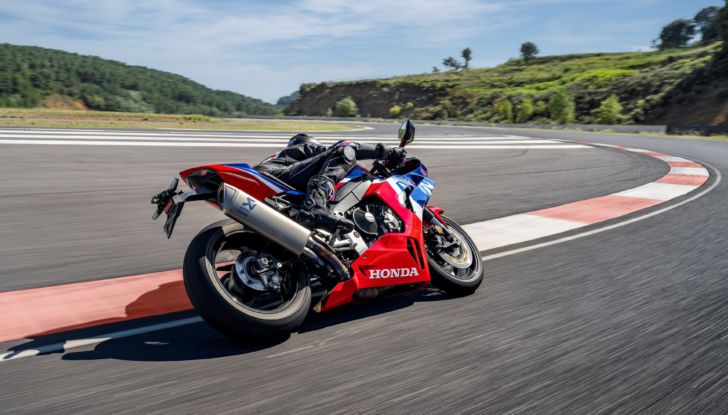 Honda CBR 250 RR 2022: una Fireblade in miniatura - Foto 15 di 31
