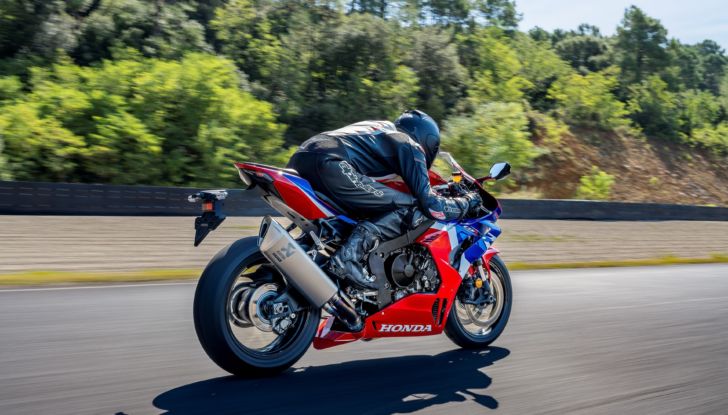 Honda CBR 250 RR 2022: una Fireblade in miniatura - Foto 16 di 31