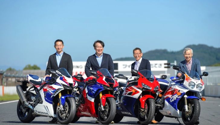Honda CBR 250 RR 2022: una Fireblade in miniatura - Foto 2 di 31