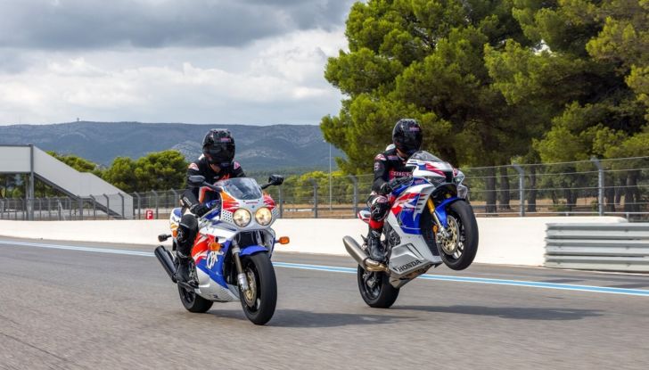 Honda CBR 250 RR 2022: una Fireblade in miniatura - Foto 17 di 31