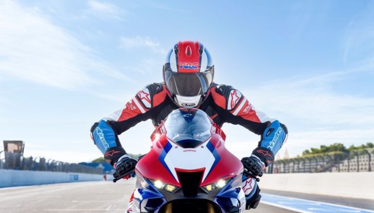 Honda CBR 250 RR 2022: una Fireblade in miniatura - Foto 18 di 31