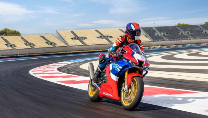 Honda CBR 250 RR 2022: una Fireblade in miniatura - Foto 21 di 31