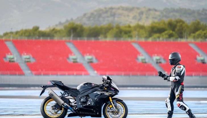 Honda CBR 250 RR 2022: una Fireblade in miniatura - Foto 25 di 31