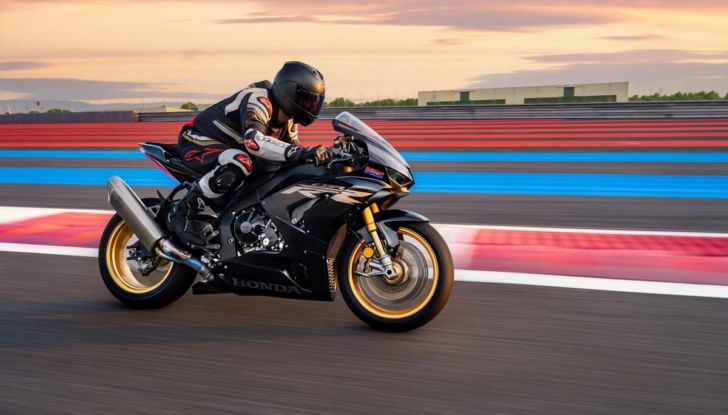 Honda CBR 250 RR 2022: una Fireblade in miniatura - Foto 28 di 31