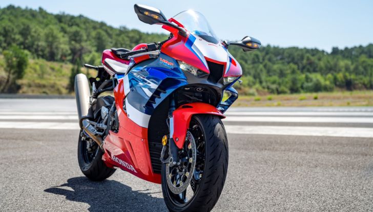 Honda CBR 250 RR 2022: una Fireblade in miniatura - Foto 8 di 31