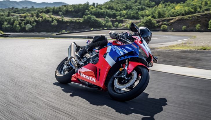 Honda CBR 250 RR 2022: una Fireblade in miniatura - Foto 12 di 31
