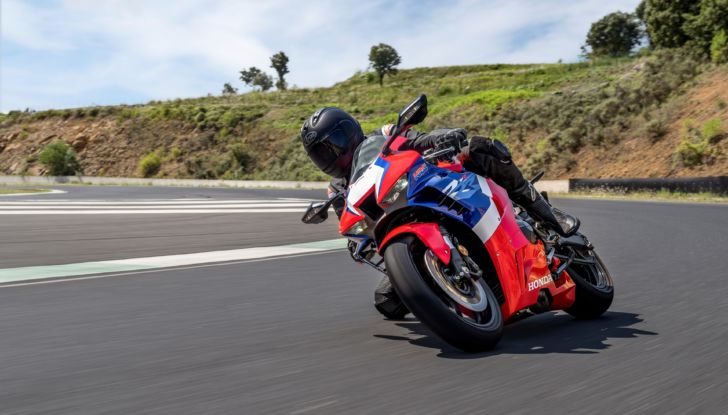 Honda CBR 250 RR 2022: una Fireblade in miniatura - Foto 13 di 31