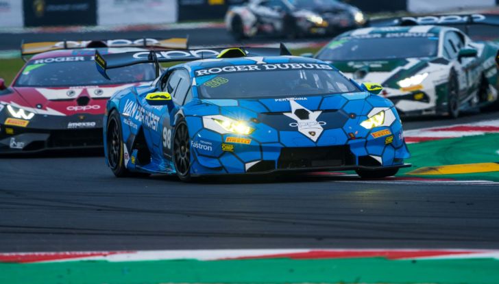 A Misano la Vincenzo Sospiri vince le Finali Mondiali Lamborghini 2021 - Foto 9 di 40