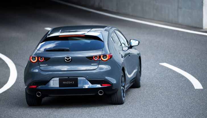 Mazda3 MY2022: hatchback e sedan, è già ordinabile da 24.850 Euro - Foto 9 di 12