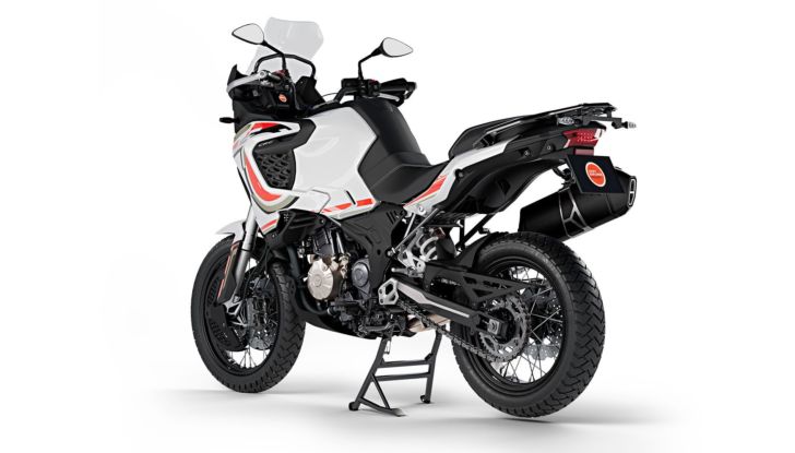 MV Agusta 9.5 Project, la maxi enduro è pronta al debutto ufficiale - Foto 6 di 12