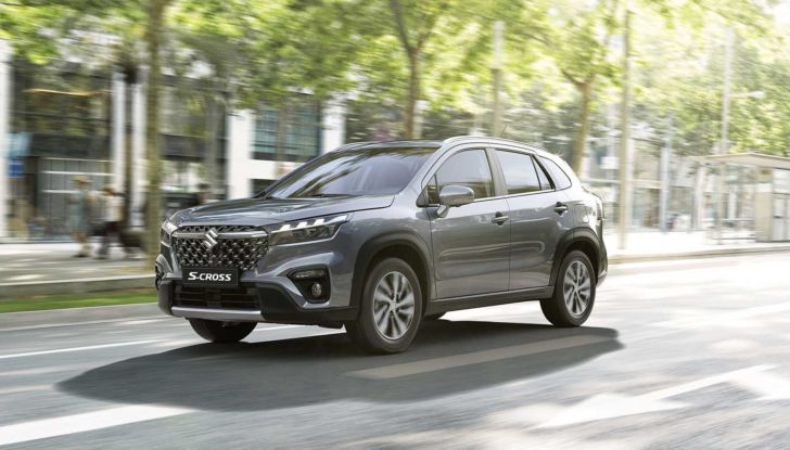 Suzuki S-Cross 2022: al debutto il Full Hybrid da 115 CV e 140 Volt - Foto 12 di 18