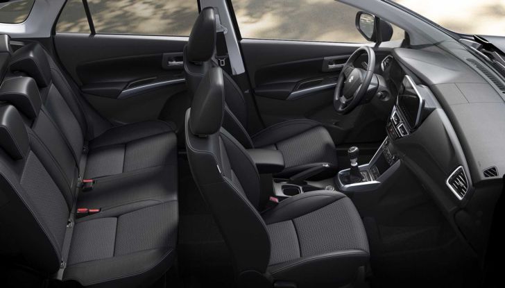 Suzuki S-Cross 2022: al debutto il Full Hybrid da 115 CV e 140 Volt - Foto 18 di 18