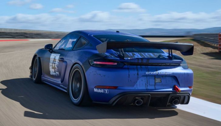 Lotta in famiglia: la Porsche 718 Cayman GT4 RS (anche Clubsport) sfida la 911 GT3! - Foto 16 di 23