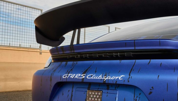 Lotta in famiglia: la Porsche 718 Cayman GT4 RS (anche Clubsport) sfida la 911 GT3! - Foto 21 di 23