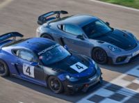 Lotta in famiglia: la Porsche 718 Cayman GT4 RS (anche Clubsport) sfida la 911 GT3!