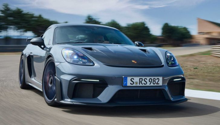 Lotta in famiglia: la Porsche 718 Cayman GT4 RS (anche Clubsport) sfida la 911 GT3! - Foto 4 di 23