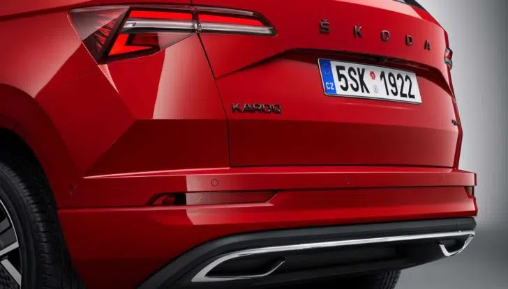 Skoda Karoq 2022: il restyling è più tecnologico ed eco-sostenibile - Foto 12 di 18