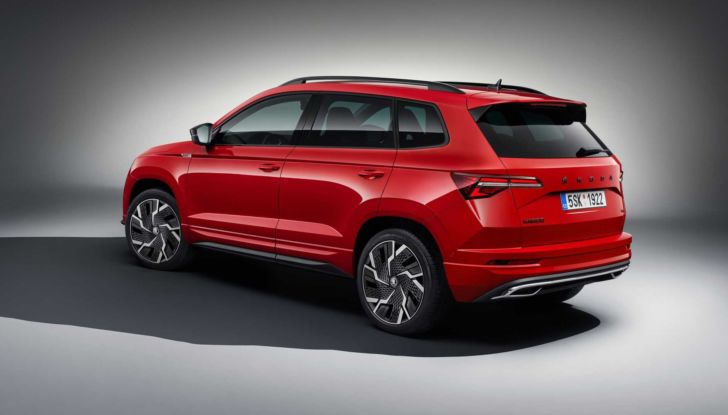 Skoda Karoq 2022: il restyling è ordinabile in Italia da 27.200 Euro - Foto 15 di 18