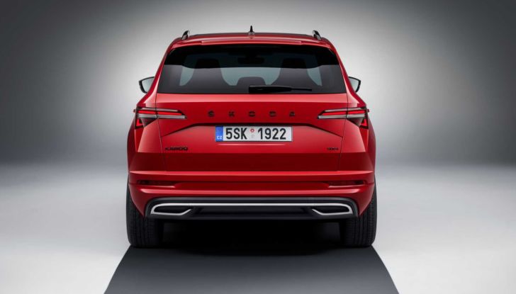 Skoda Karoq 2022: il restyling è ordinabile in Italia da 27.200 Euro - Foto 16 di 18