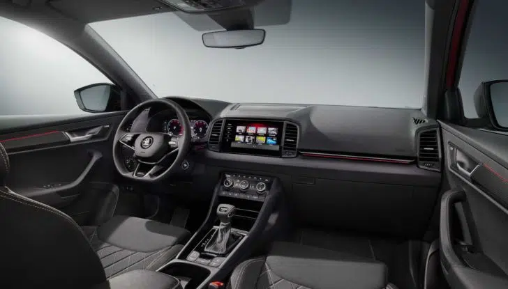 Skoda Karoq 2022: il restyling è più tecnologico ed eco-sostenibile - Foto 17 di 18