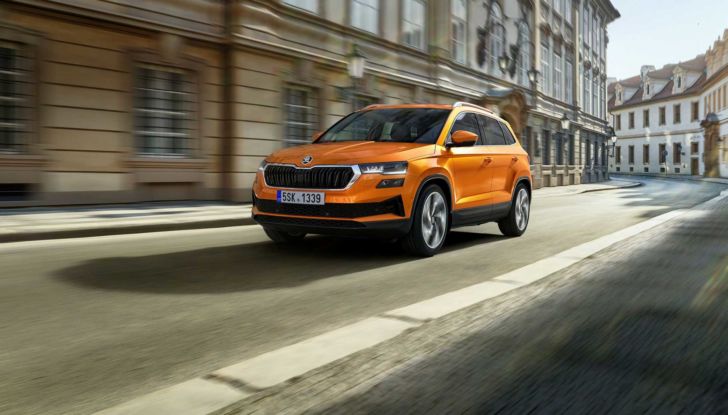 Skoda Karoq 2022: il restyling è ordinabile in Italia da 27.200 Euro - Foto 3 di 18