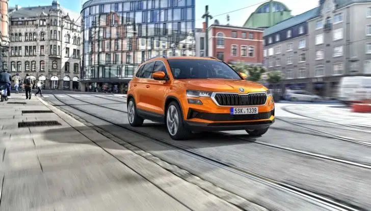 Skoda Karoq 2022: il restyling è più tecnologico ed eco-sostenibile - Foto 4 di 18
