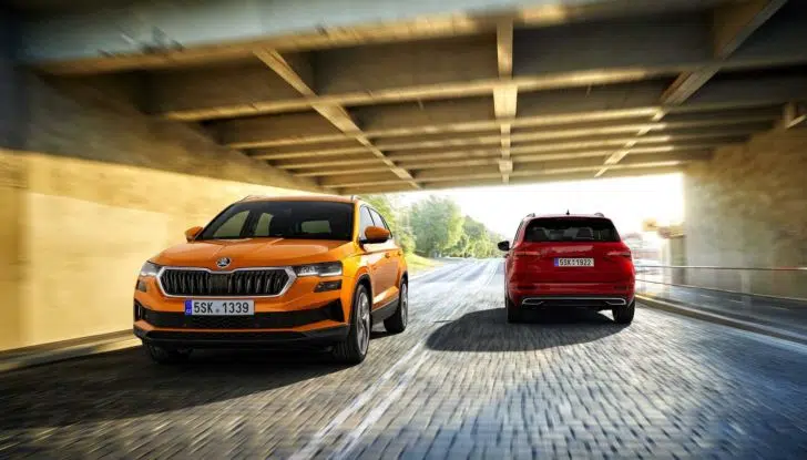 Skoda Karoq 2022: il restyling è più tecnologico ed eco-sostenibile - Foto 1 di 18