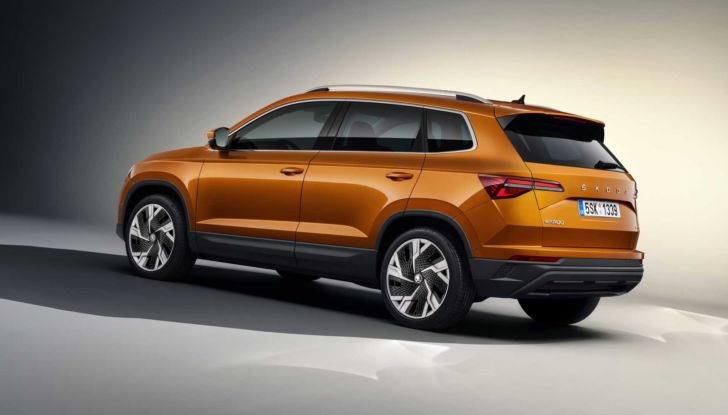 Skoda Karoq 2022: il restyling è ordinabile in Italia da 27.200 Euro - Foto 8 di 18