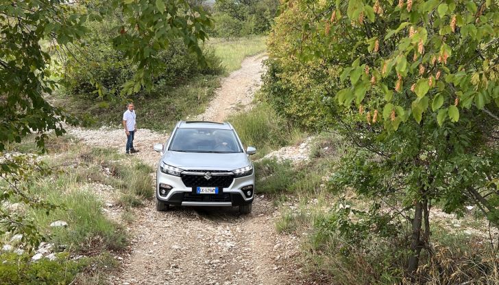 Suzuki S-Cross 2022: al debutto il Full Hybrid da 115 CV e 140 Volt - Foto 2 di 18