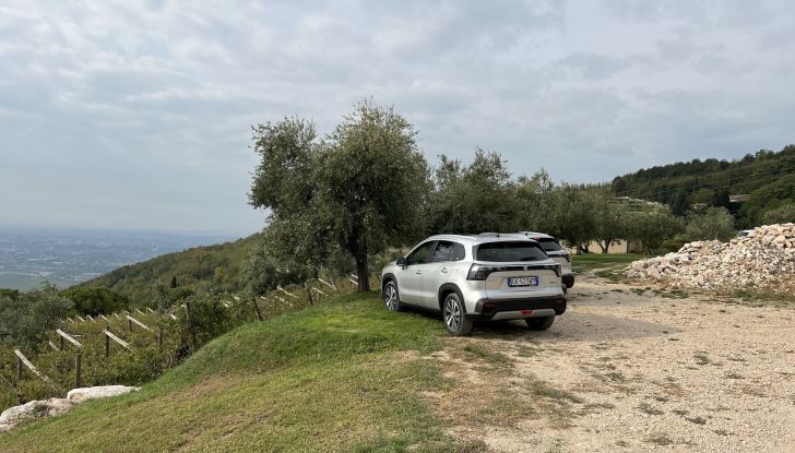Suzuki S-Cross 2022: al debutto il Full Hybrid da 115 CV e 140 Volt - Foto 9 di 18