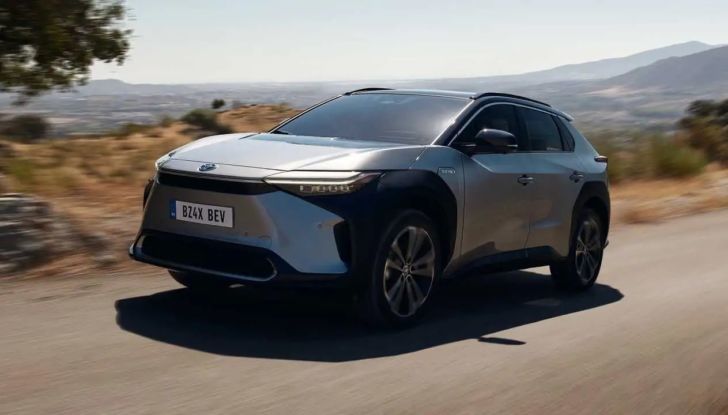 Toyota BZ4X: il SUV elettrico da 450 km di autonomia diventa “di serie” - Foto 3 di 12