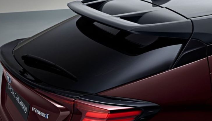 Toyota C-HR 2022: il restyling punta su un abitacolo ancora più digital - Foto 3 di 6