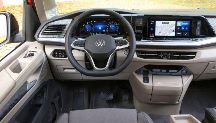 Volkswagen Multivan: il Bulli T7 debutta in Italia con l’ibrido plug-in da 218 CV - Foto 11 di 14