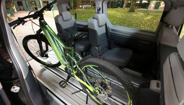 Volkswagen Multivan: il Bulli T7 debutta in Italia con l’ibrido plug-in da 218 CV - Foto 14 di 14