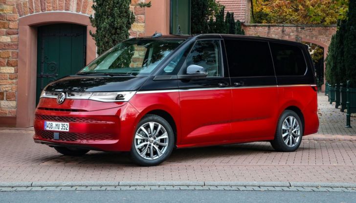 Volkswagen Multivan: il Bulli T7 debutta in Italia con l’ibrido plug-in da 218 CV - Foto 7 di 14