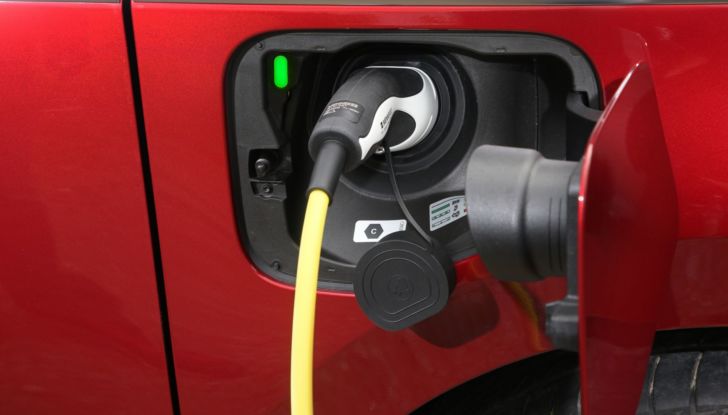 Volkswagen Multivan: il Bulli T7 debutta in Italia con l’ibrido plug-in da 218 CV - Foto 9 di 14