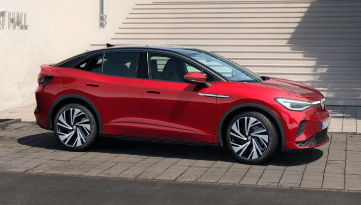 Volkswagen ID.5: svelato il primo SUV Coupé elettrico (anche GTX) da 299 CV - Foto 11 di 17