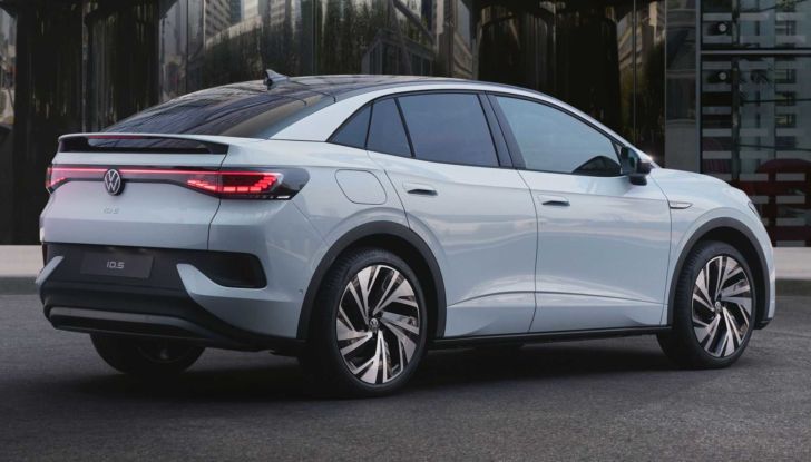 Volkswagen ID.5: svelato il primo SUV Coupé elettrico (anche GTX) da 299 CV - Foto 9 di 17
