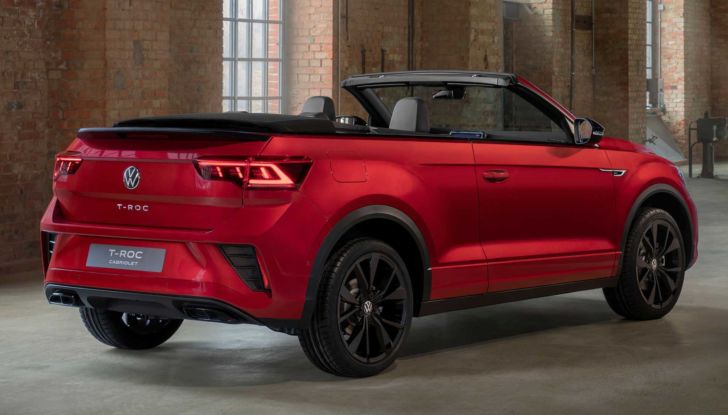 Volkswagen T-Roc: la prova su strada del restyling 2022 - Foto 17 di 19