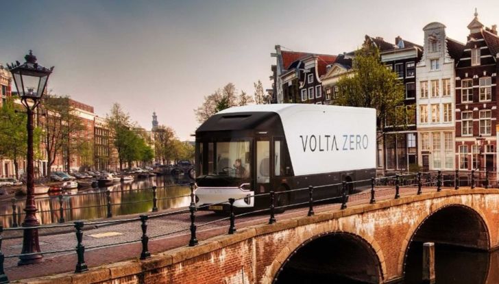 Volta Zero: il camion elettrico anglo-svedese pronto per i test su strada - Foto 14 di 18